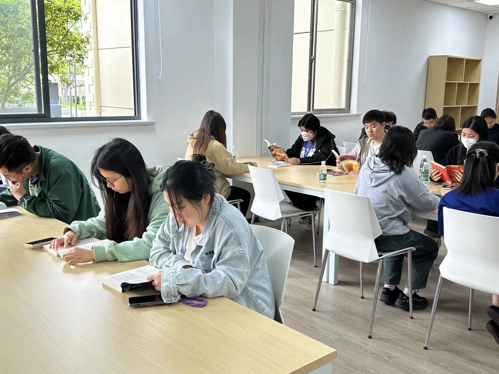 读万卷书,行万里路 | 2024年通鼎集团开展读书月系列活动 读万卷书,行万里路 | 2024年通鼎集团开展读书月系列活动